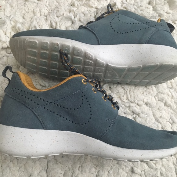 Nike- Grey and Mustard Suede- Sz 7.5 - Picture 2 of 6
